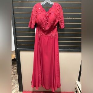 jj's house dresses (@JJsHousecom) Facebook The skirt flows into a voluminous ball Evening Gown Jjshouse Grey Dress
